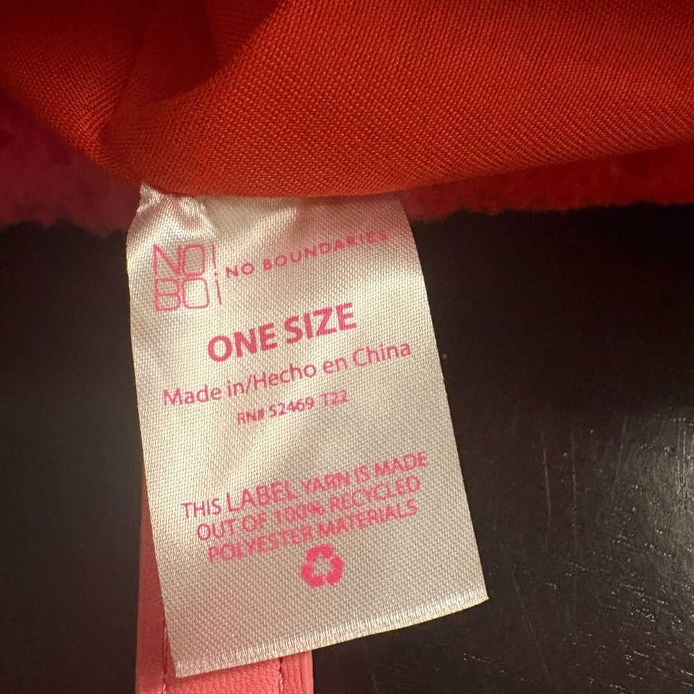 No Boundaries Fuzzy Bag - Picture 5 of 11